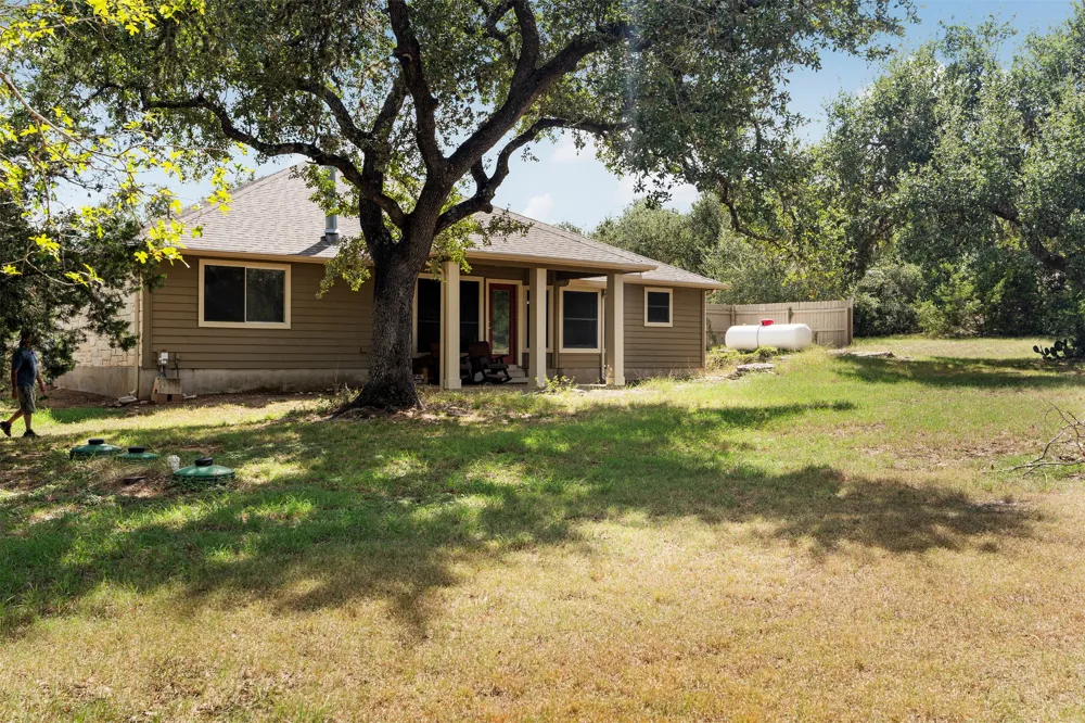 284 Honeycomb Circle Driftwood, TX 78619