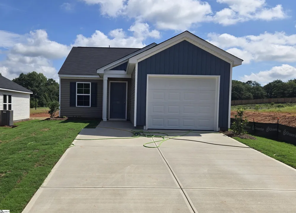 182 Cloverfield Lane Spartanburg, SC 29303