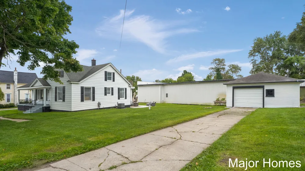11418 SE Kirby Street SE Alto, MI 49302