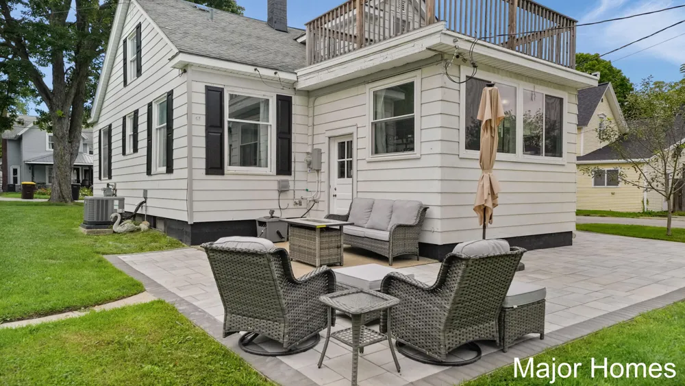 11418 SE Kirby Street SE Alto, MI 49302