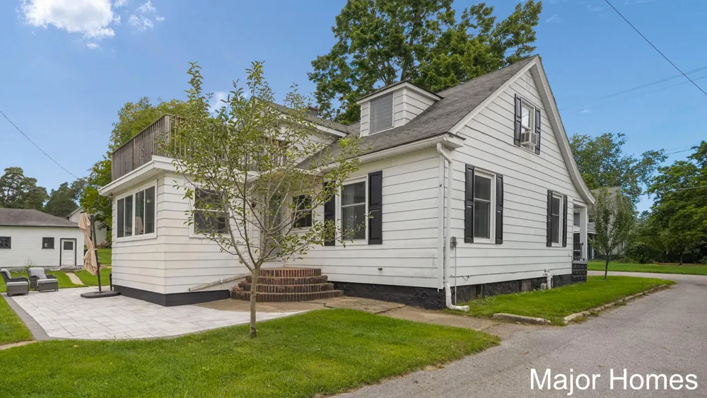 11418 SE Kirby Street SE Alto, MI 49302