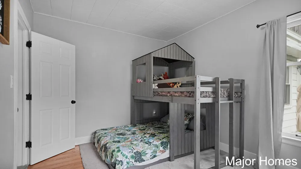 11418 SE Kirby Street SE Alto, MI 49302