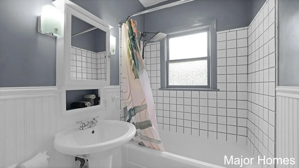11418 SE Kirby Street SE Alto, MI 49302