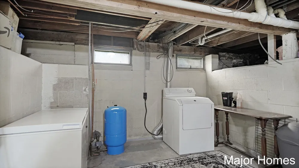 11418 SE Kirby Street SE Alto, MI 49302