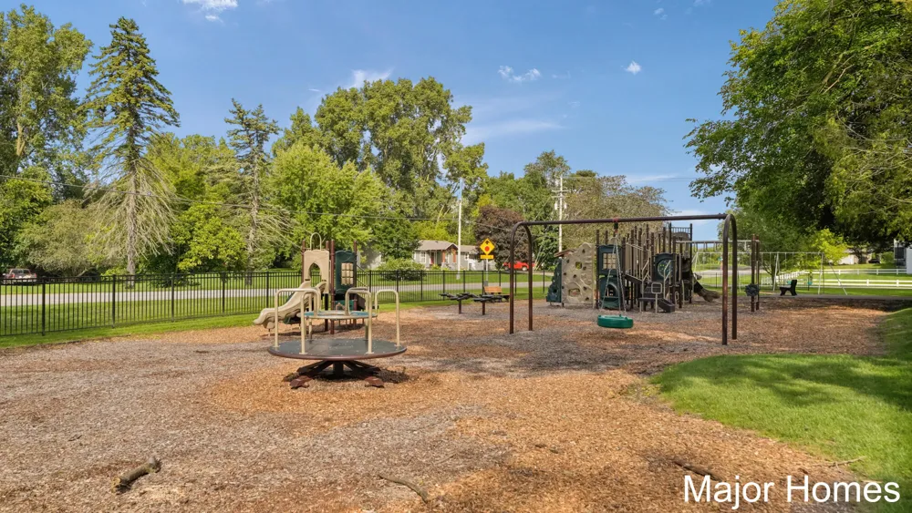 11418 SE Kirby Street SE Alto, MI 49302