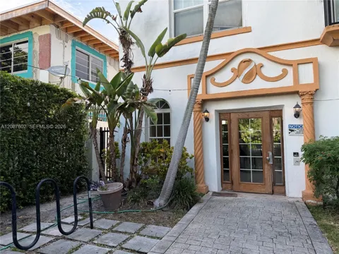 737 Jefferson Ave #303