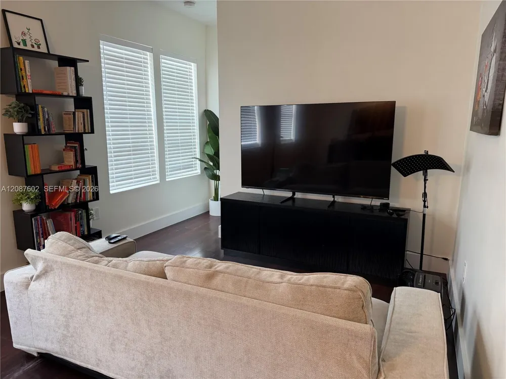 737 Jefferson Ave #303 Miami Beach, FL 33139