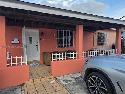 55 SW 60th Ct