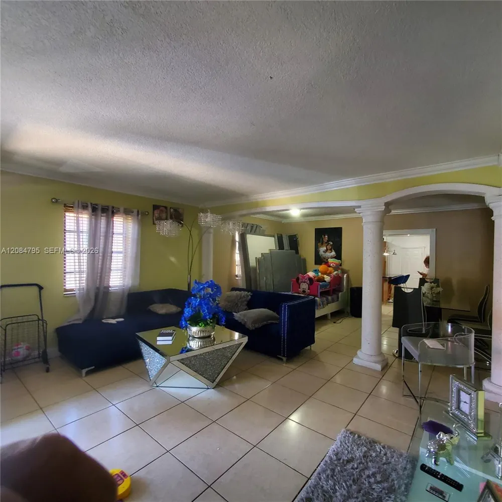 55 SW 60th Ct Miami, FL 33144