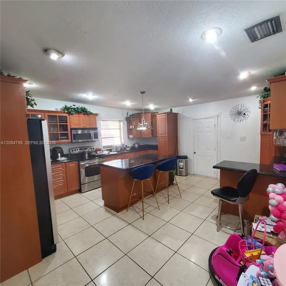 55 SW 60th Ct Miami, FL 33144