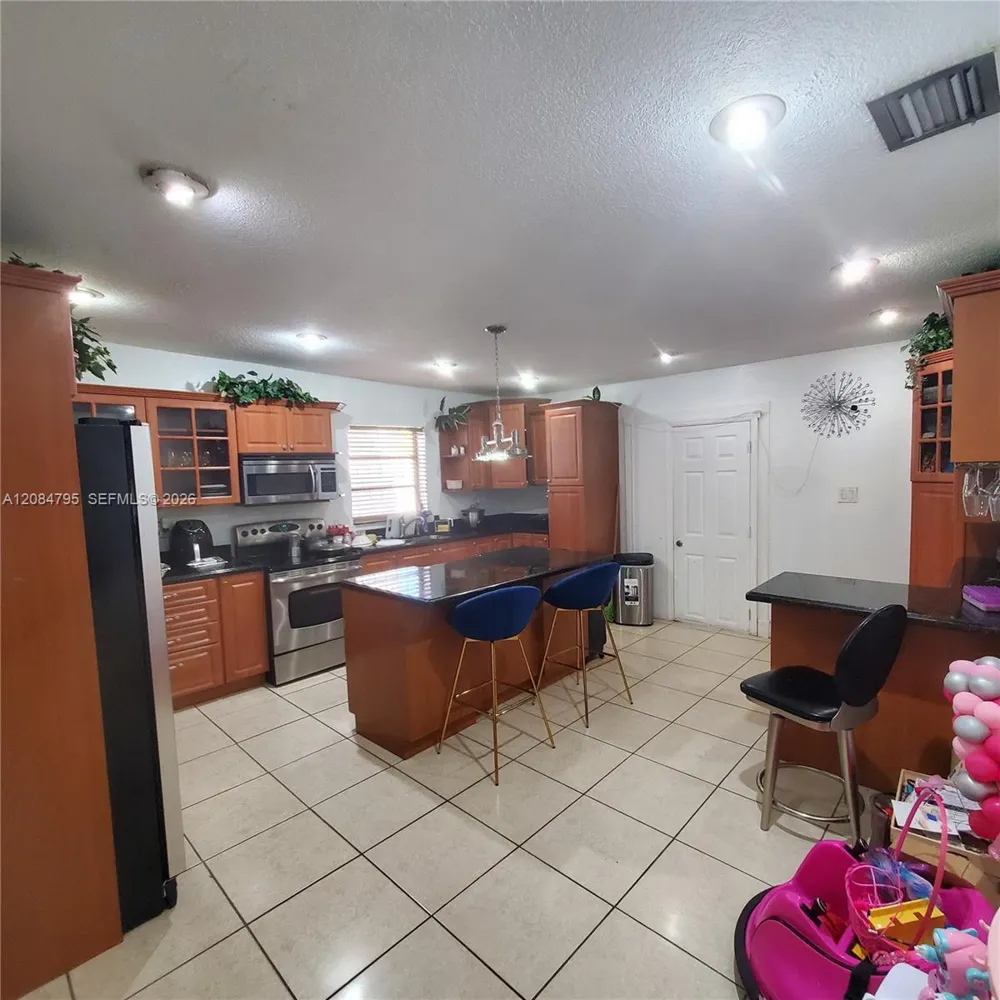 55 SW 60th Ct Miami, FL 33144