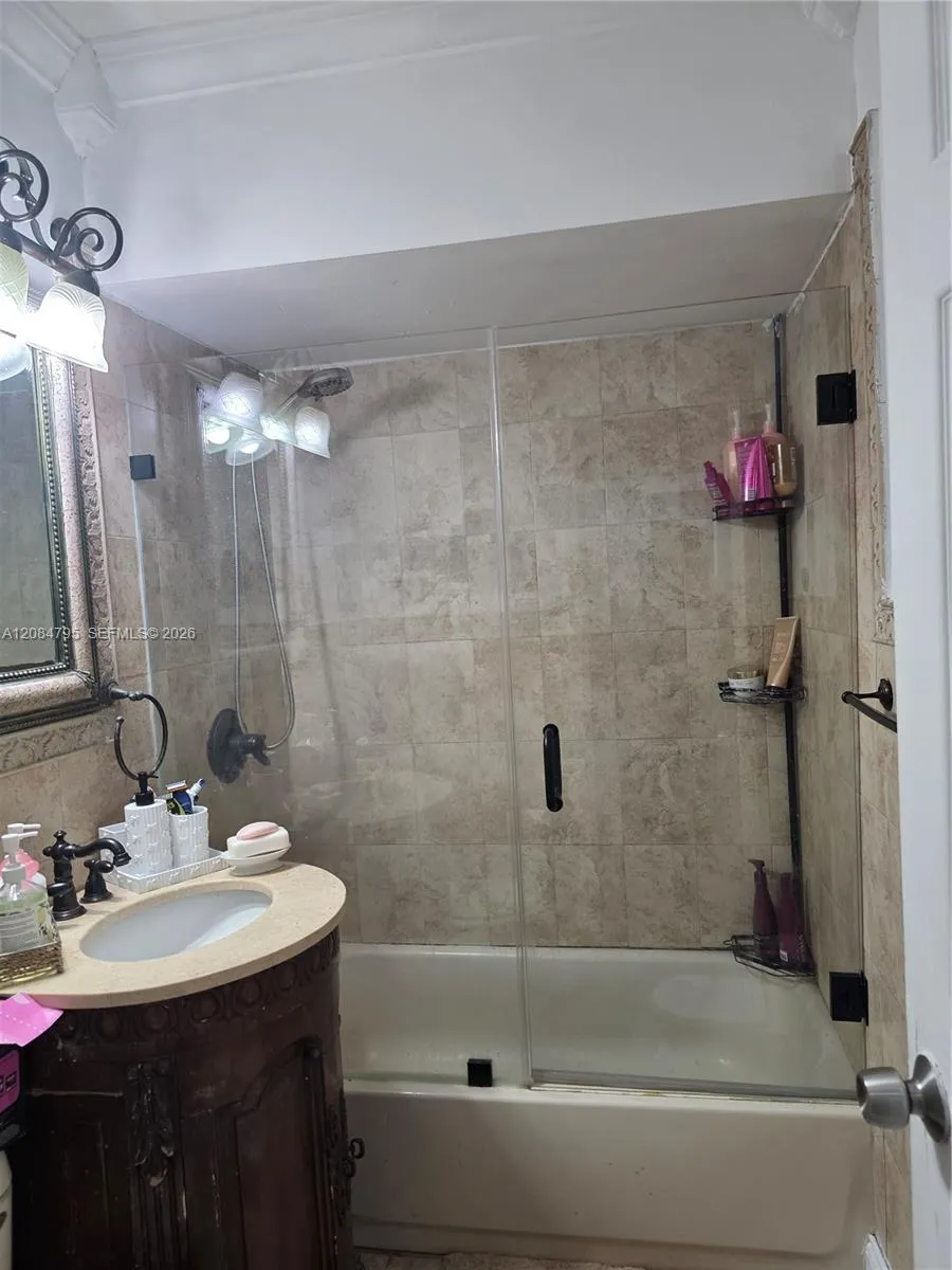 55 SW 60th Ct Miami, FL 33144