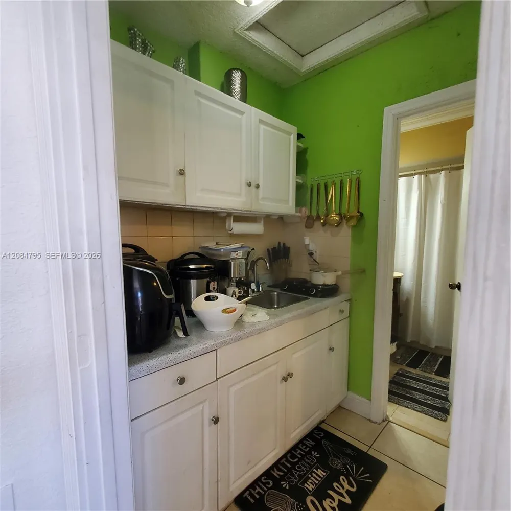 55 SW 60th Ct Miami, FL 33144