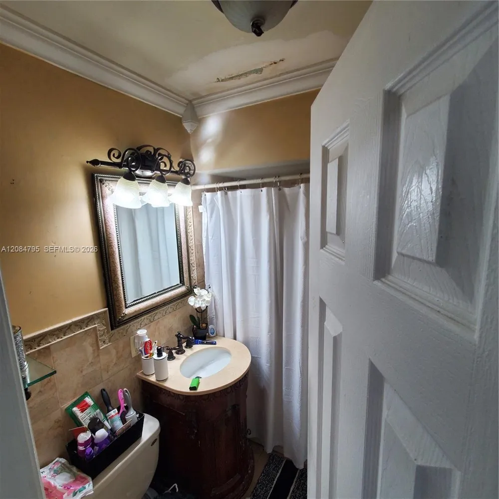 55 SW 60th Ct Miami, FL 33144