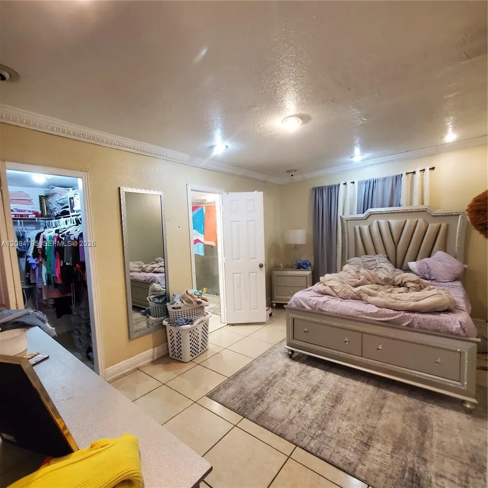 55 SW 60th Ct Miami, FL 33144