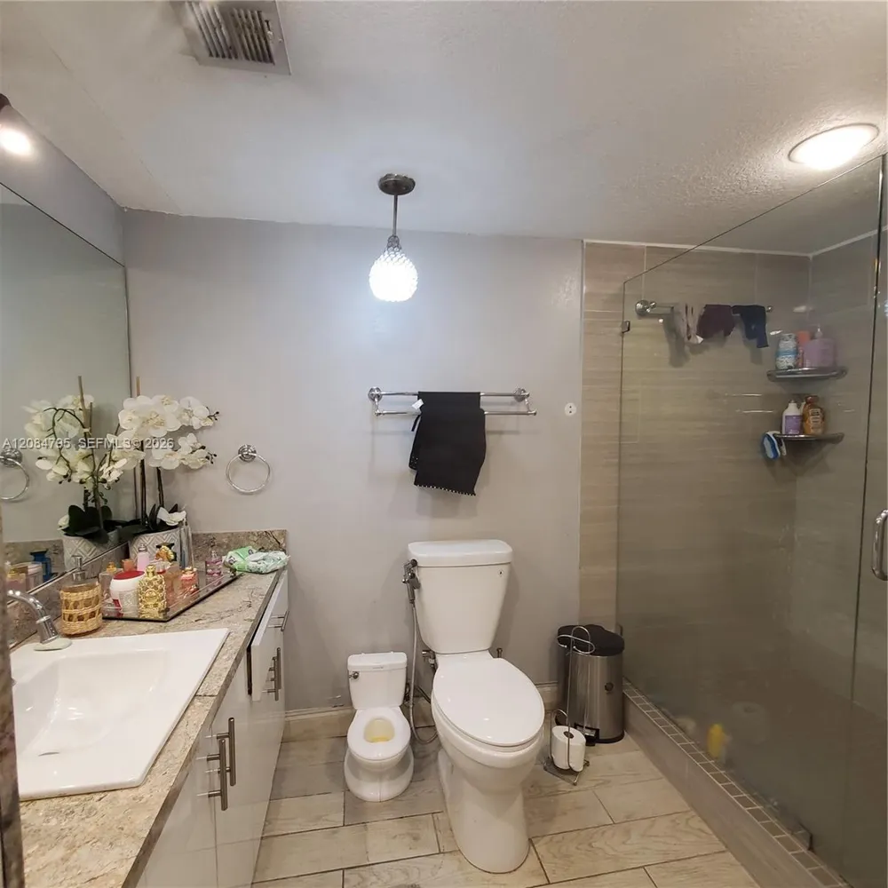 55 SW 60th Ct Miami, FL 33144