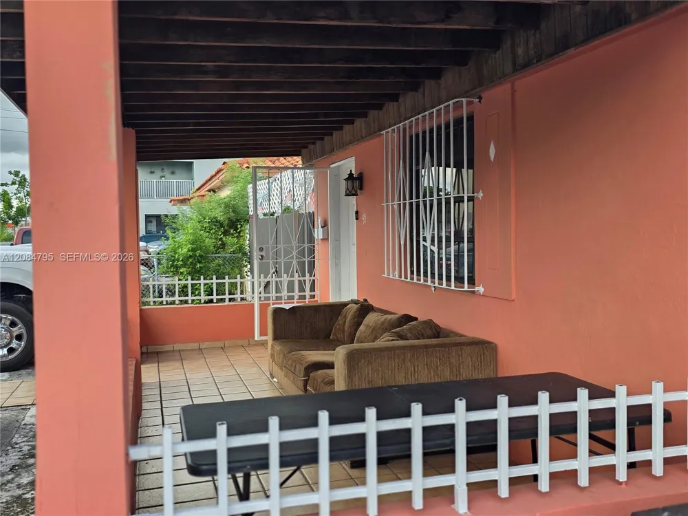 55 SW 60th Ct Miami, FL 33144
