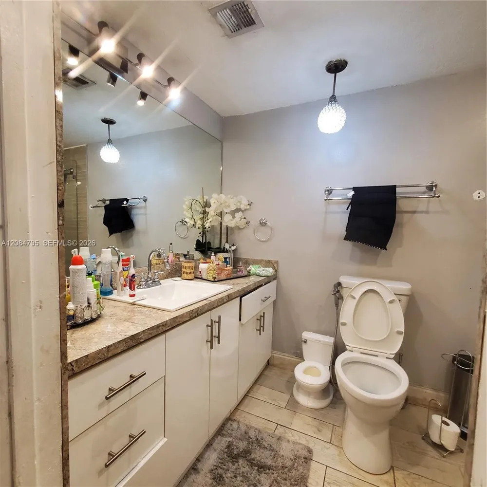 55 SW 60th Ct Miami, FL 33144