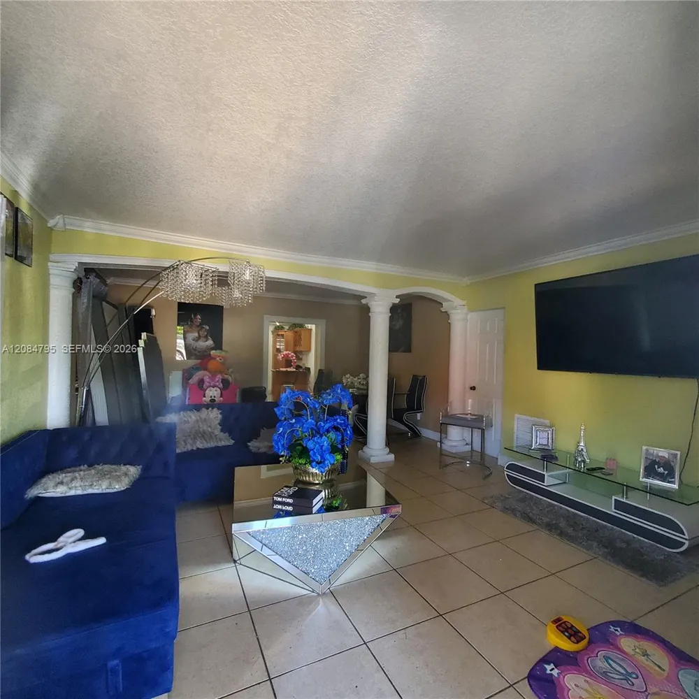 55 SW 60th Ct Miami, FL 33144