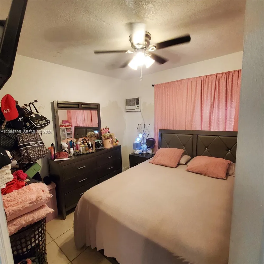 55 SW 60th Ct Miami, FL 33144