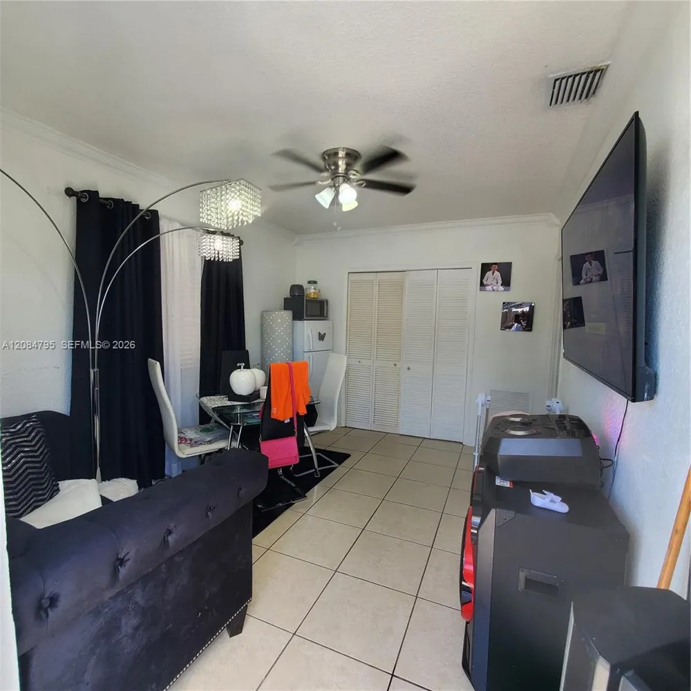 55 SW 60th Ct Miami, FL 33144