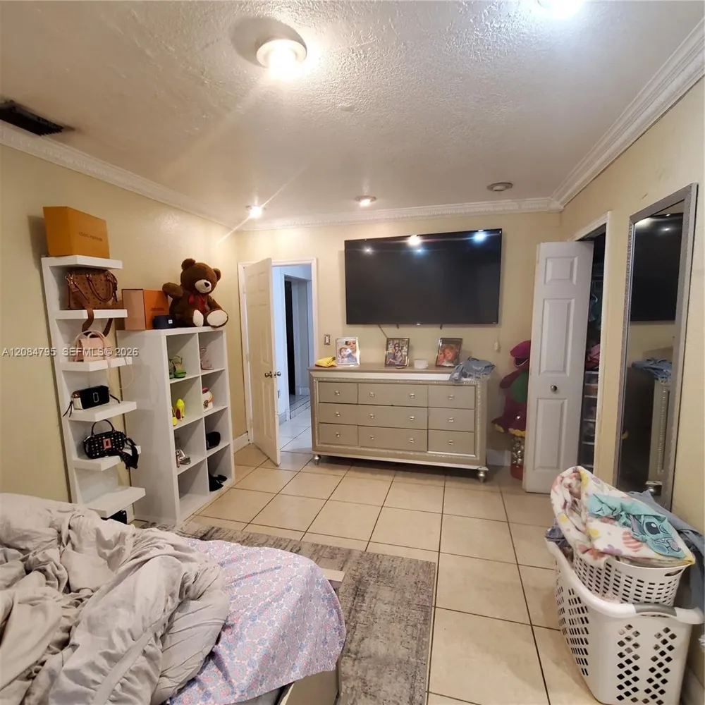 55 SW 60th Ct Miami, FL 33144