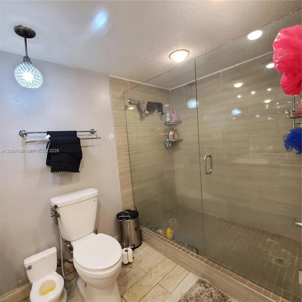 55 SW 60th Ct Miami, FL 33144