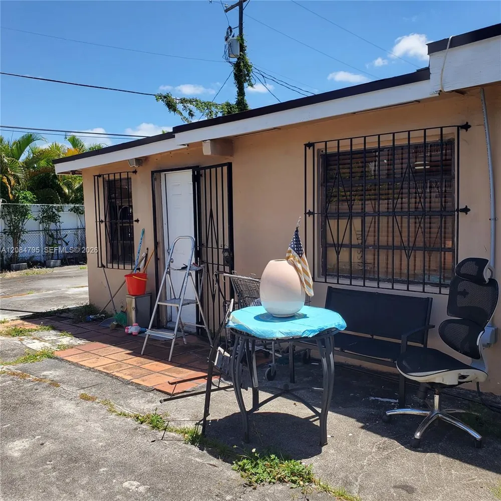 55 SW 60th Ct Miami, FL 33144
