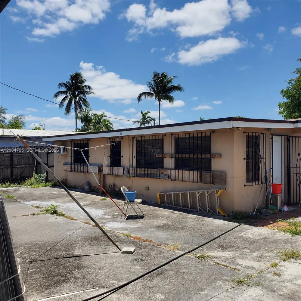 55 SW 60th Ct Miami, FL 33144