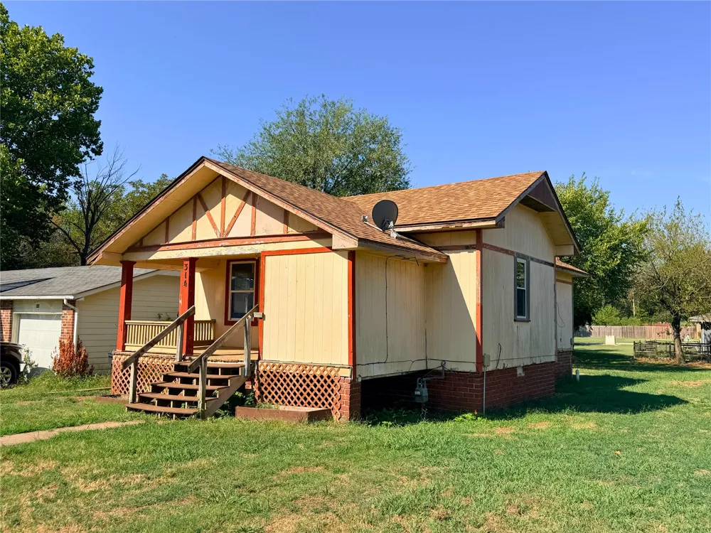 314 17th Street Collinsville, OK 74021