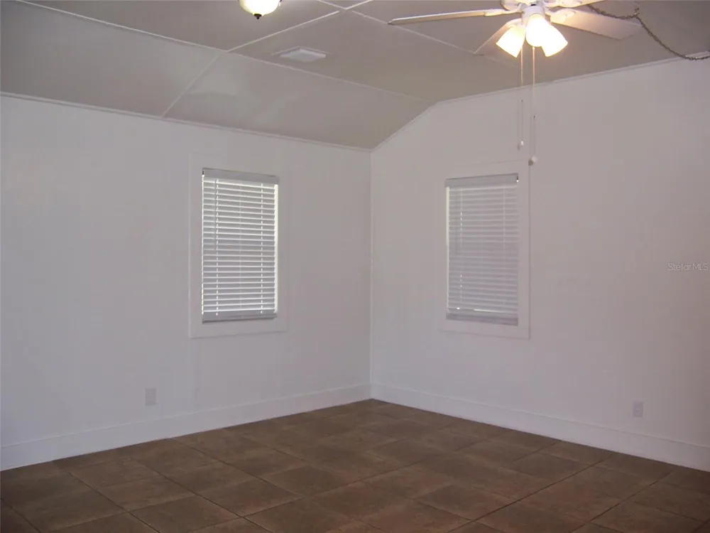 2011 CARRINGTON DRIVE Orlando, FL 32807