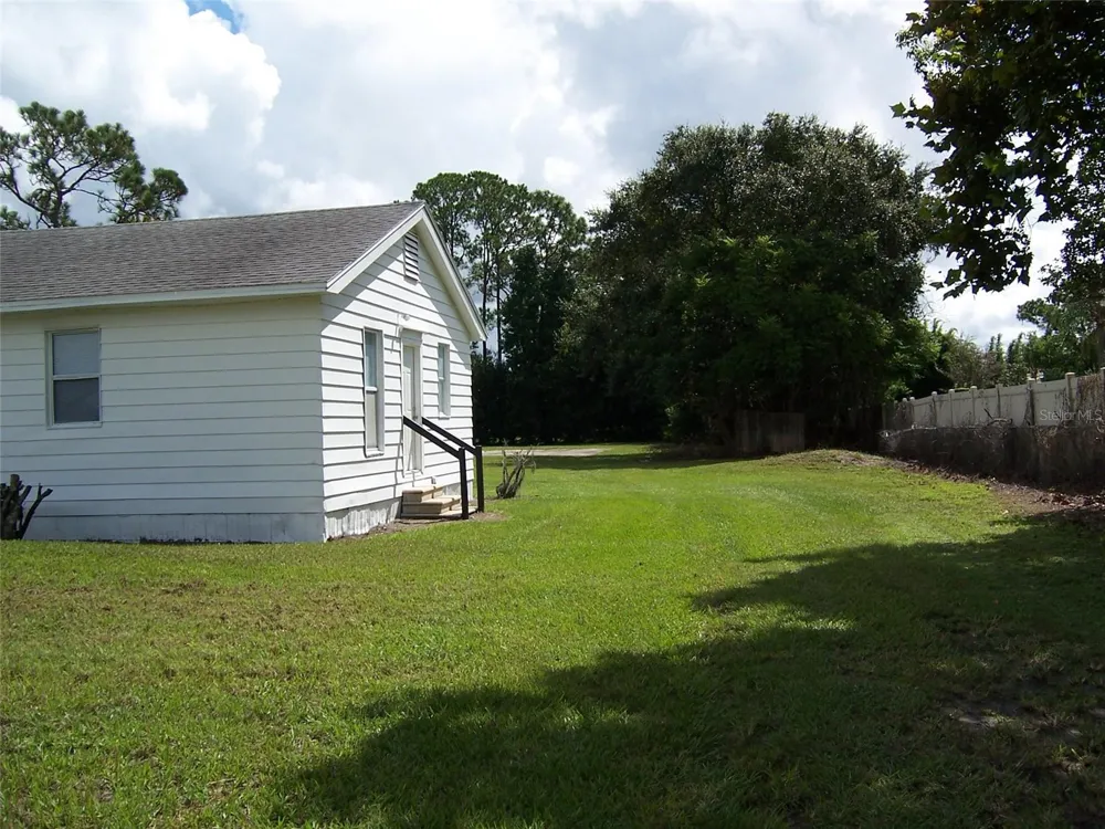 2011 CARRINGTON DRIVE Orlando, FL 32807