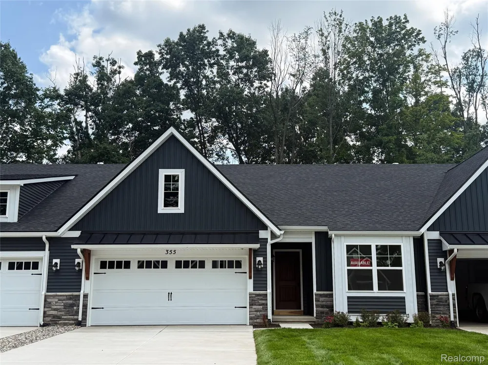 355 Canyon Creek Court #23 Marion Township, MI 48843