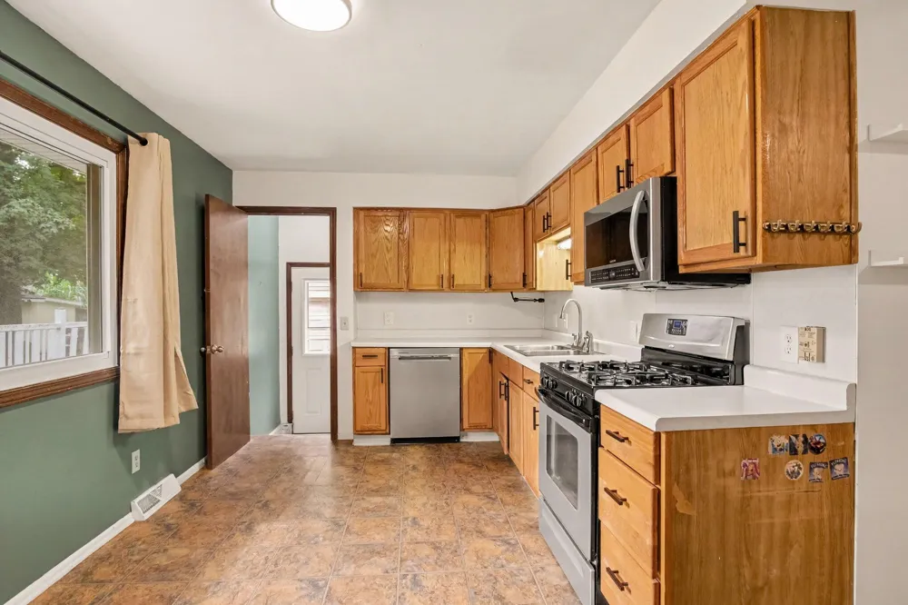 5123 Carson Avenue SW Wyoming City, MI 49548
