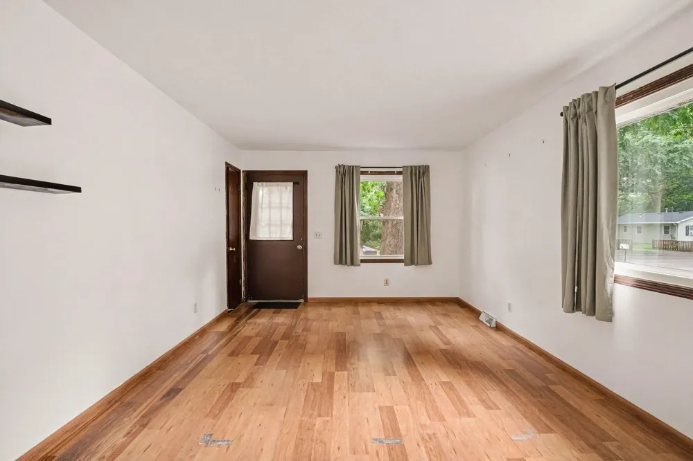 5123 Carson Avenue SW Wyoming City, MI 49548