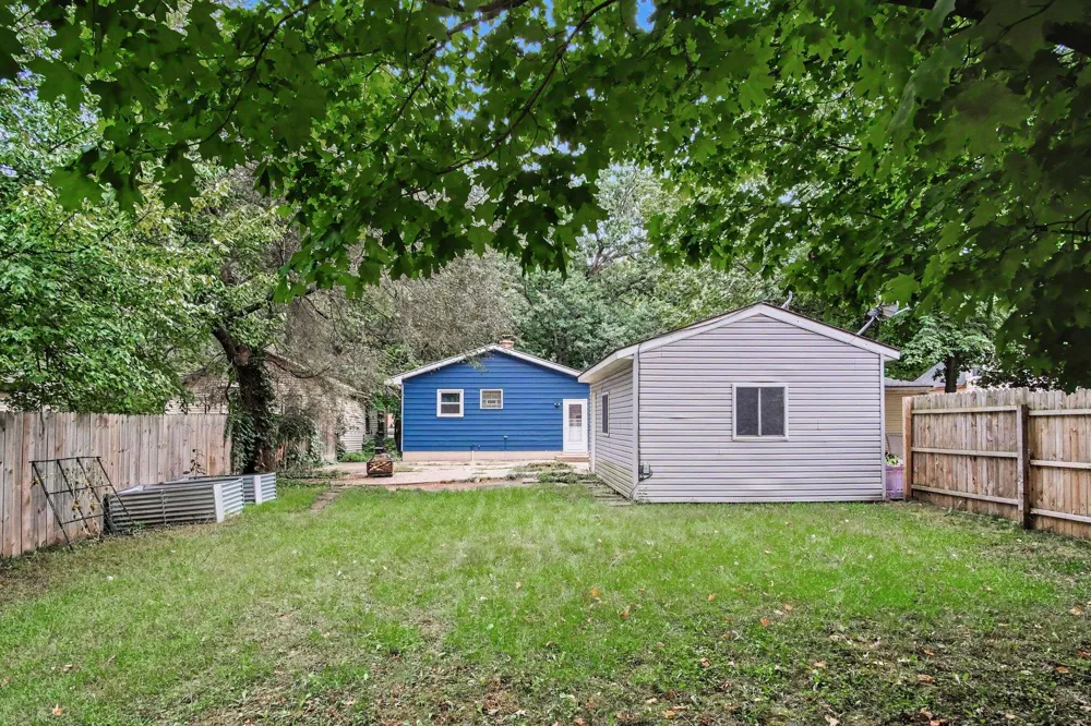 5123 Carson Avenue SW Wyoming City, MI 49548