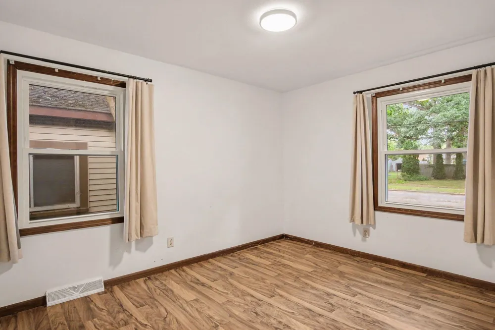 5123 Carson Avenue SW Wyoming City, MI 49548