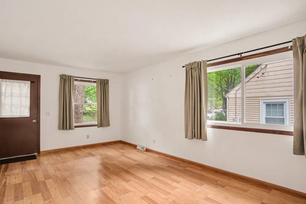 5123 Carson Avenue SW Wyoming City, MI 49548