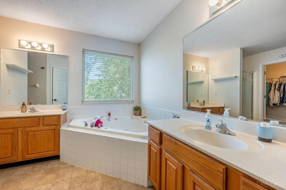 1946 Michelle Lane Monroe, OH 45044