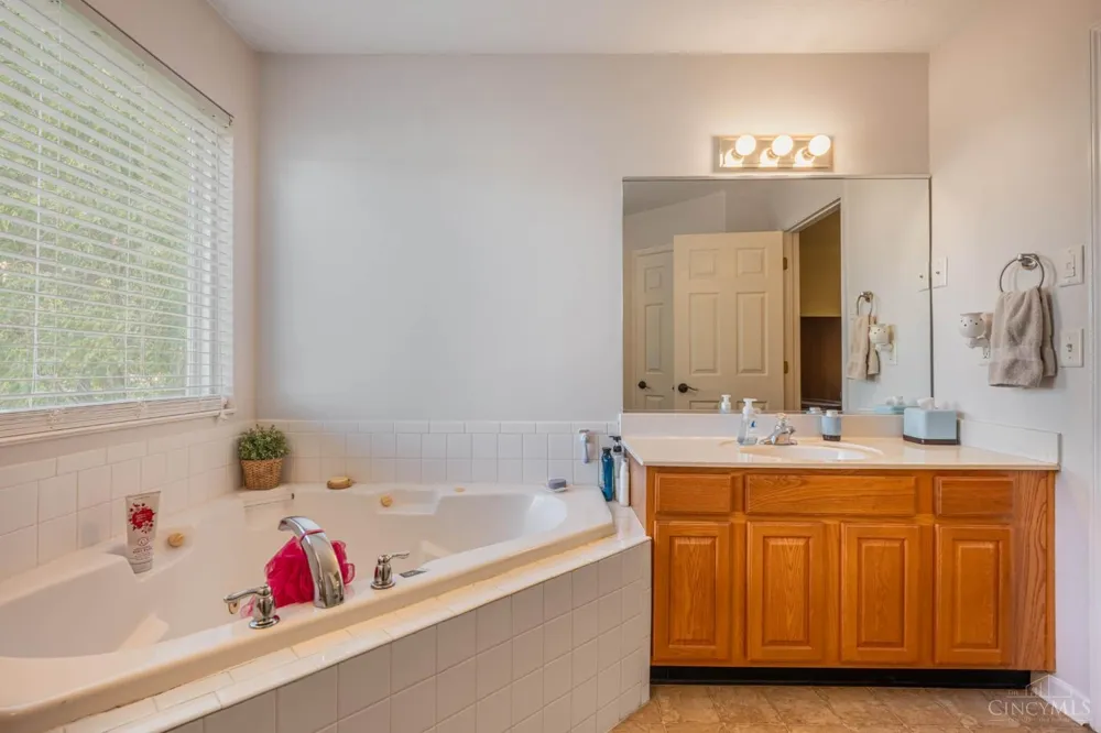 1946 Michelle Lane Monroe, OH 45044