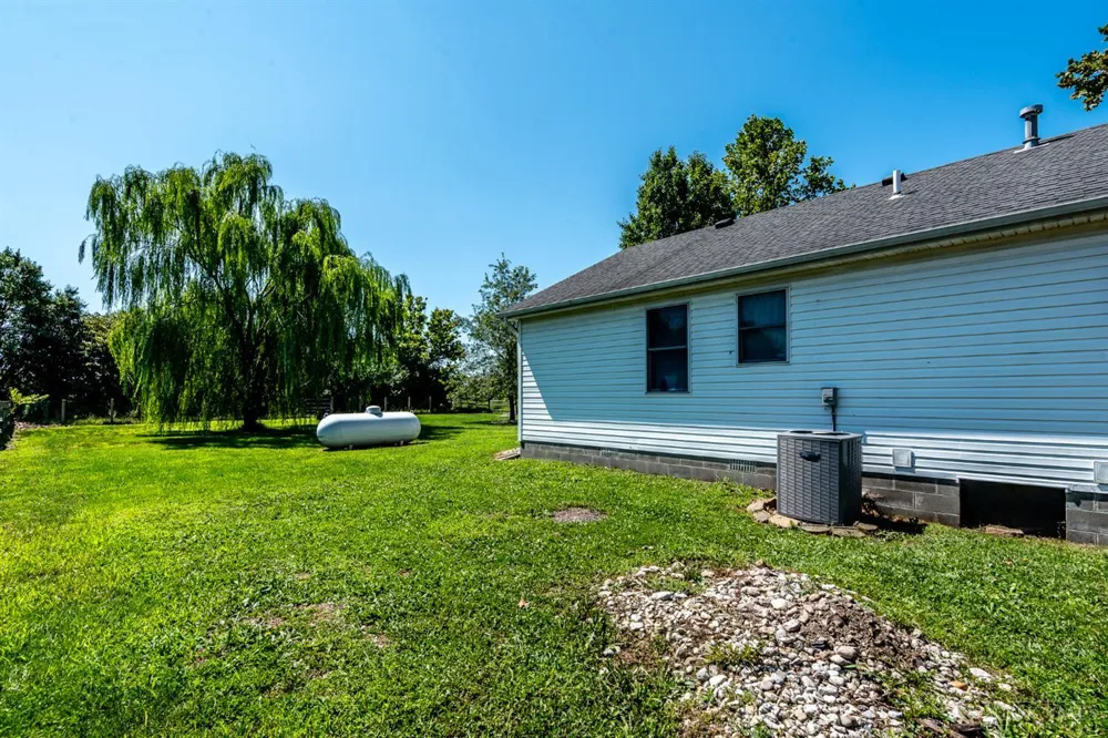 94 Fawn Lane Blanchester, OH 45107