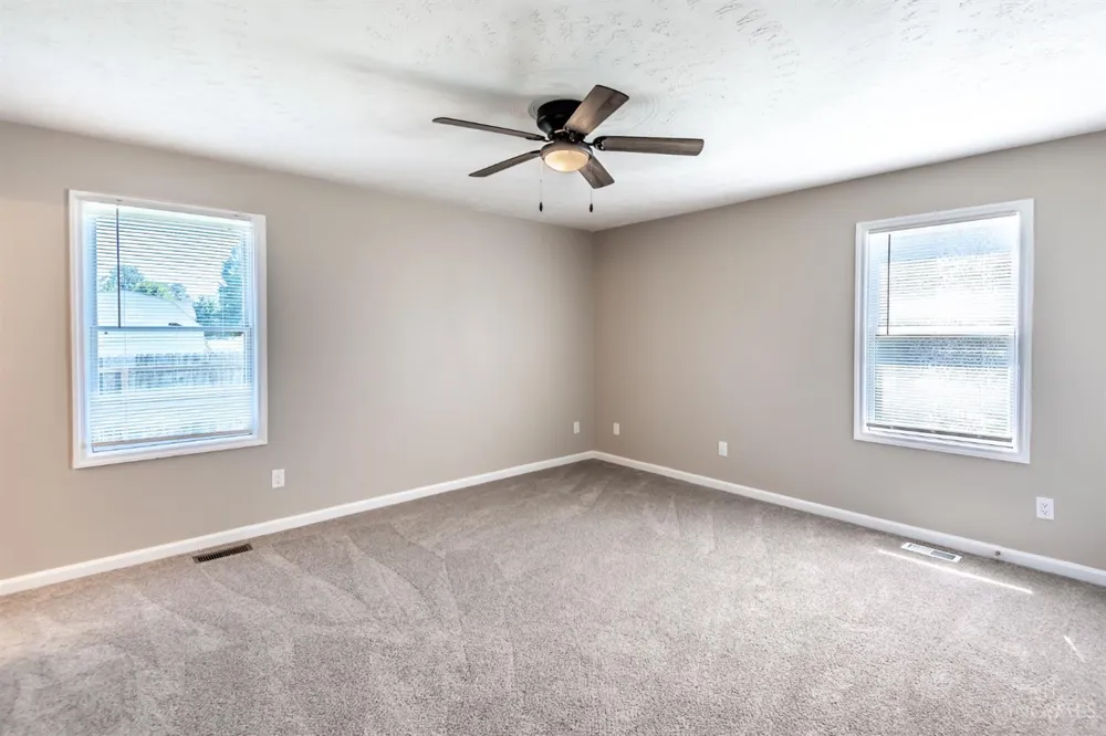94 Fawn Lane Blanchester, OH 45107