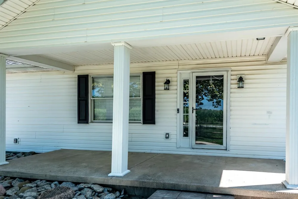 94 Fawn Lane Blanchester, OH 45107