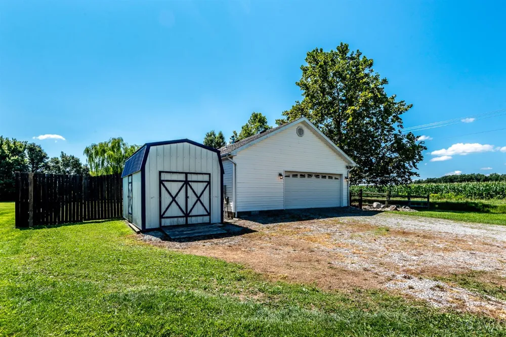 94 Fawn Lane Blanchester, OH 45107
