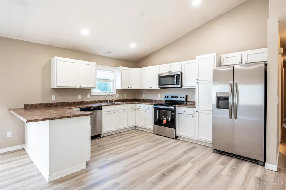 94 Fawn Lane Blanchester, OH 45107