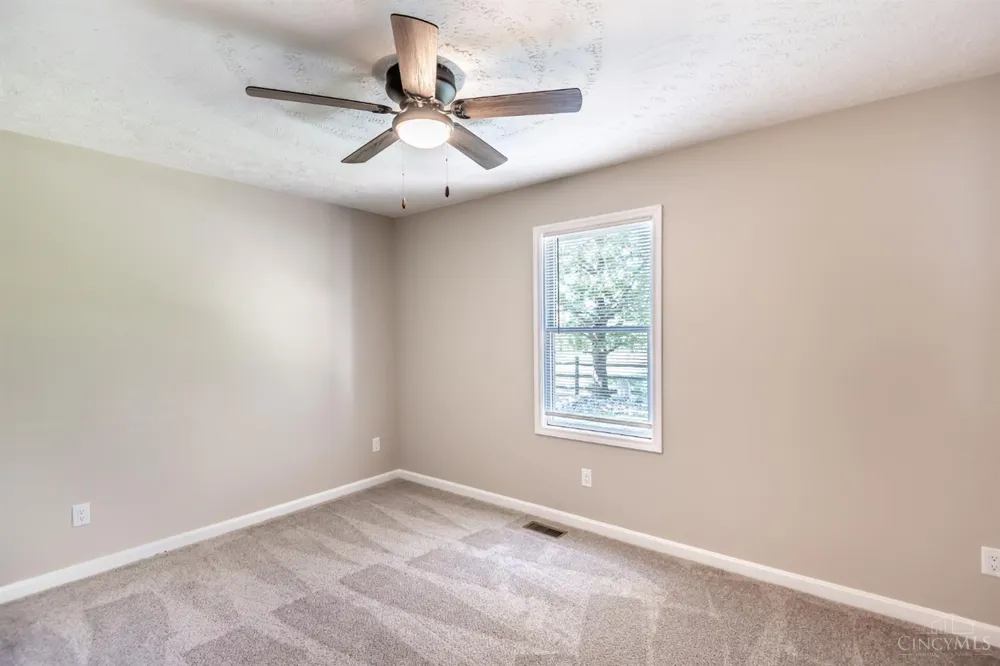 94 Fawn Lane Blanchester, OH 45107