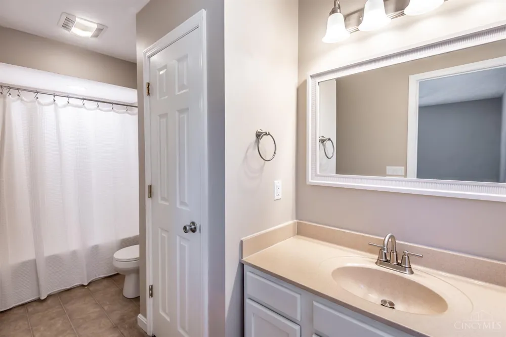 94 Fawn Lane Blanchester, OH 45107