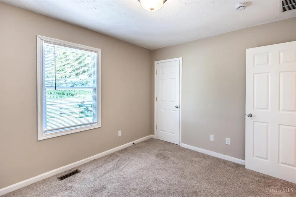 94 Fawn Lane Blanchester, OH 45107