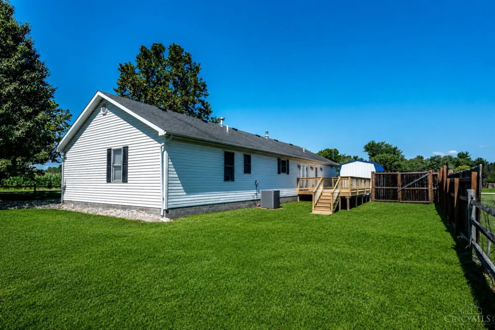 94 Fawn Lane Blanchester, OH 45107