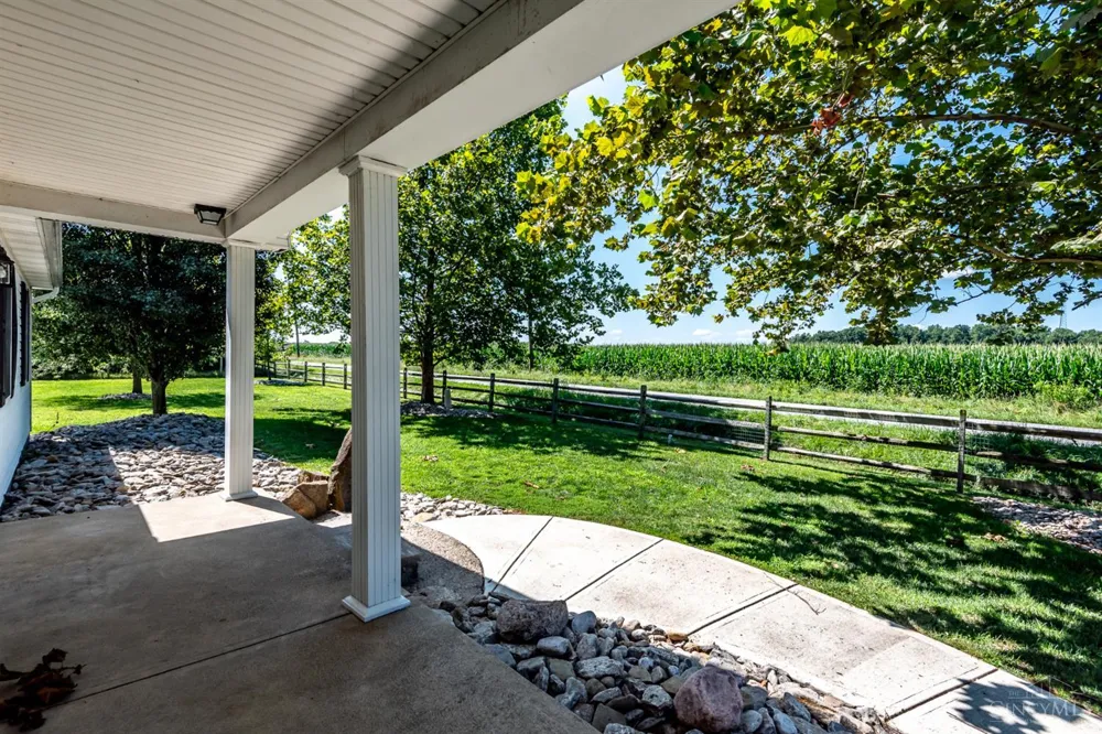 94 Fawn Lane Blanchester, OH 45107
